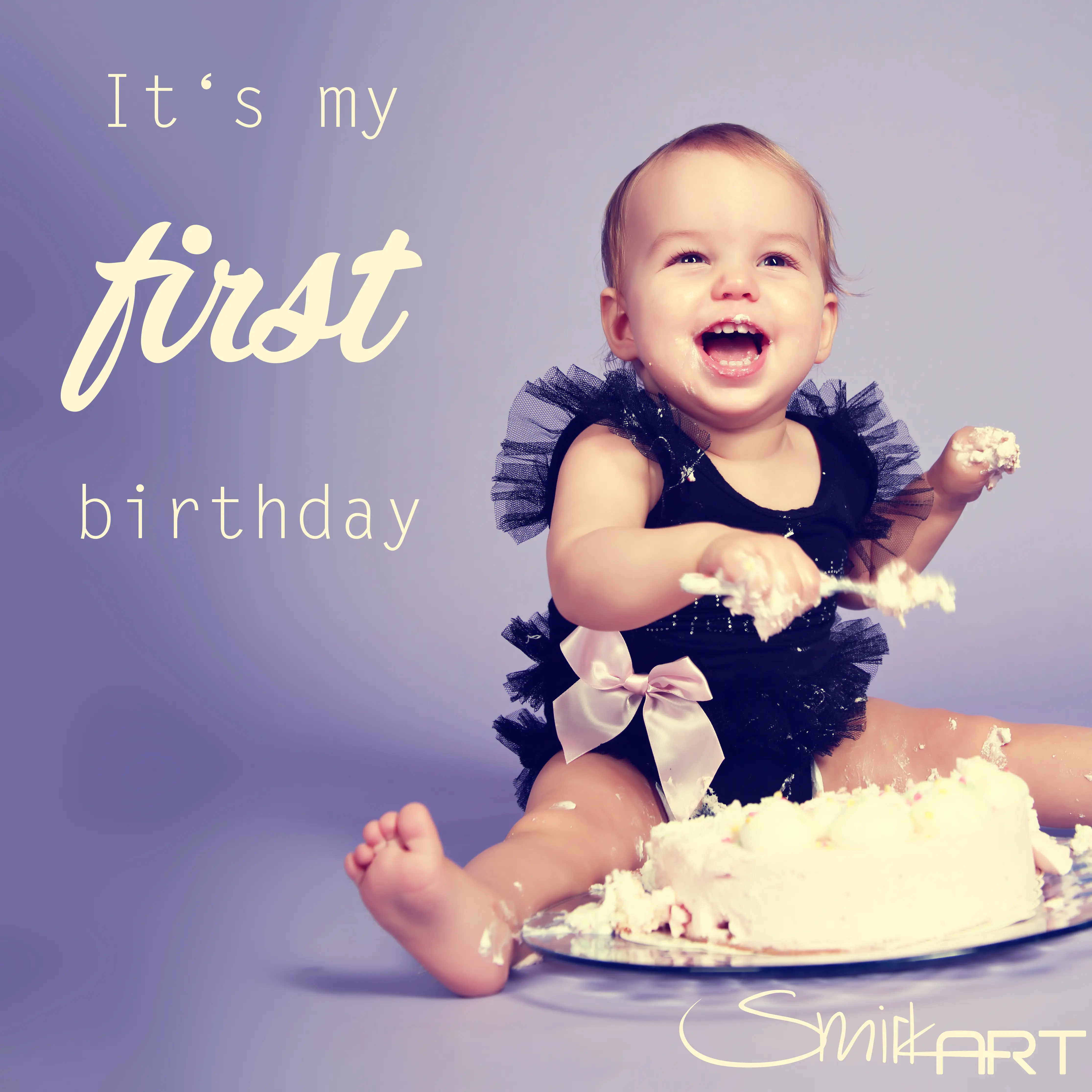 Cake-Smash-Moment beim ersten Geburtstag