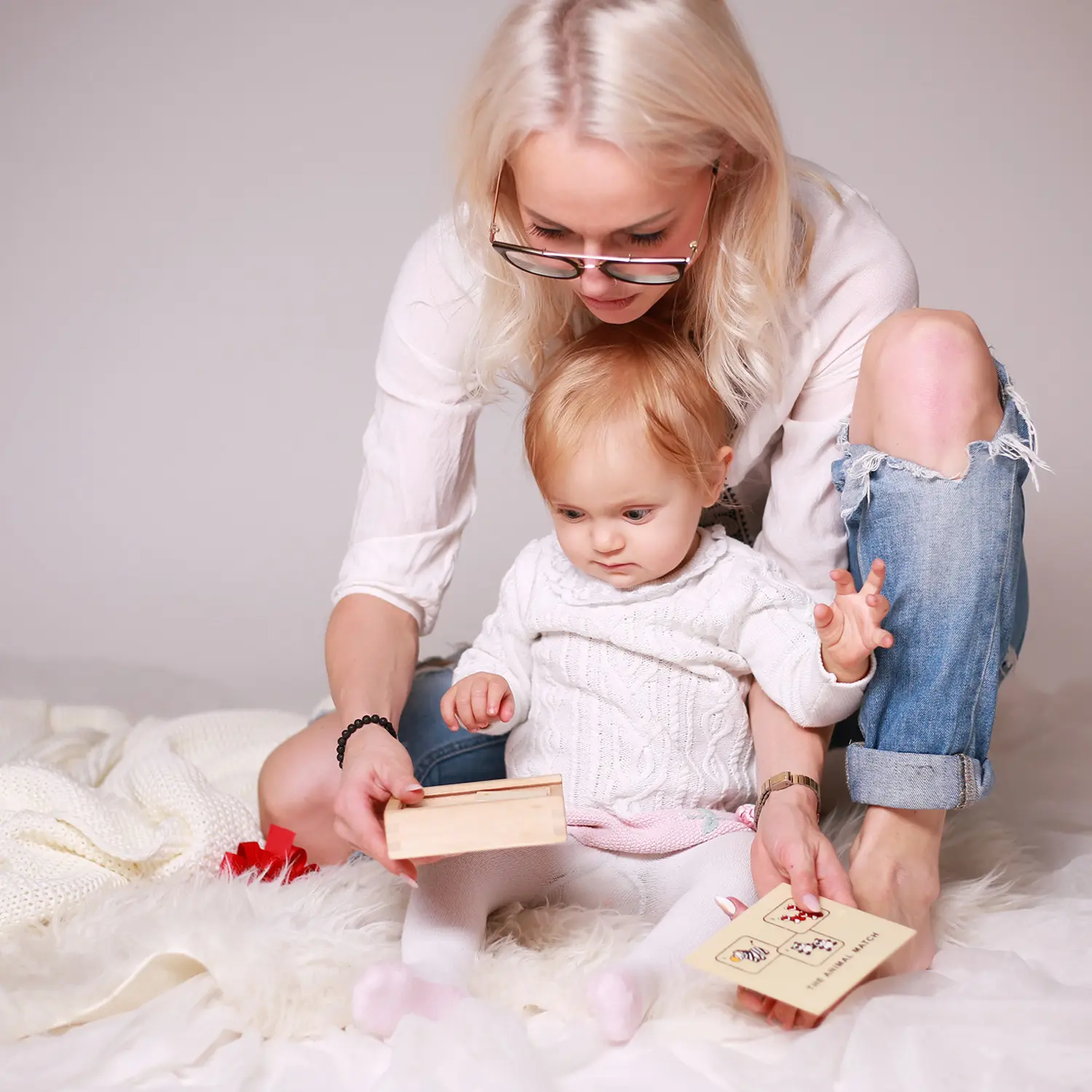 Mutter und Kleinkind beim Spielen